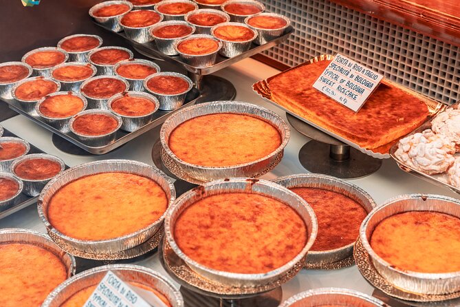 Eating Bologna Food and Wine Tour - Mercato di Mezzo and the old market streets