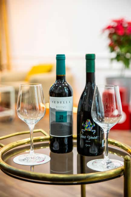 Echegaray 5, Málaga center: Wine & Relax Experience: Massage + Wine tasting - Who will enjoy this best
