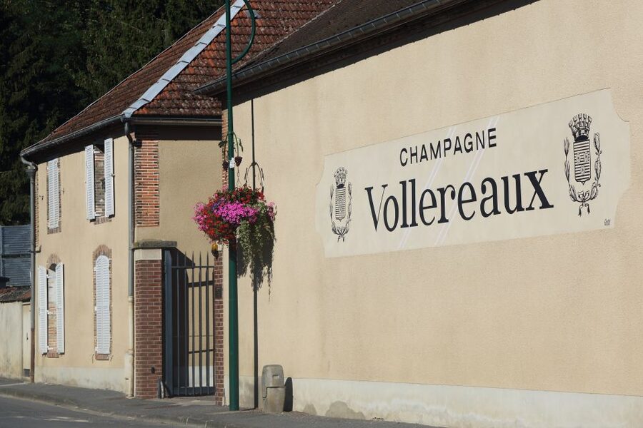 Epernay: Guided Tour of Champagne Cellar with Tastings - What happens during the 40-minute cellar tour