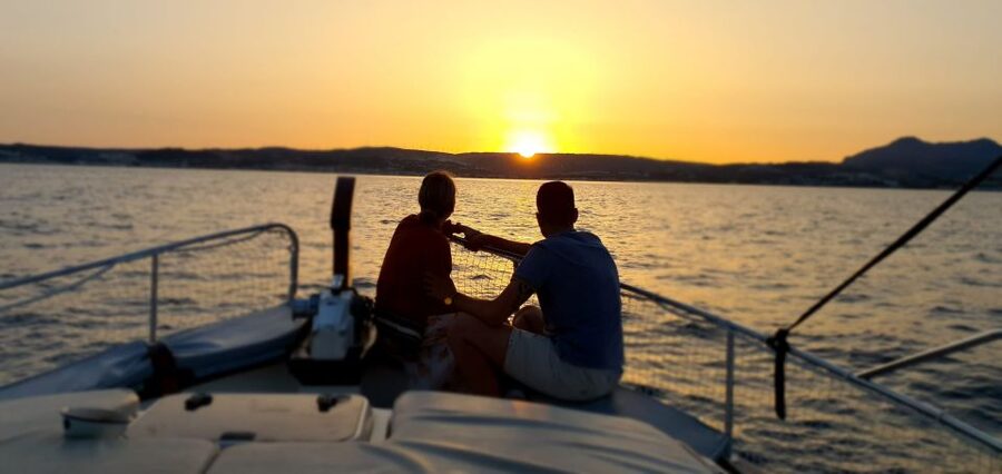 Estepona: Sunset boat trip & Cava & Tapa - Cava, mojama, and a taste of the coast