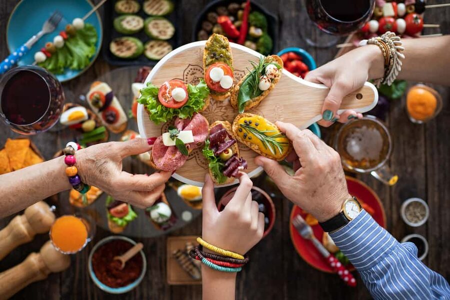 Faro City Portuguese Wine Tasting and Tapas Guided Tour - Faro on a plate, from market to evening table