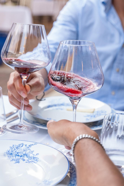 Faro City Portuguese Wine Tasting and Tapas Guided Tour - The 90-minute finale: wine, tapas, and conversation
