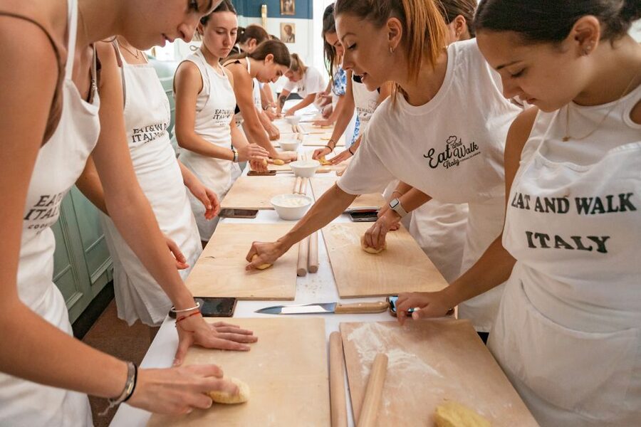 Fettuccine & Tiramisù: Cooking Class with Wine & Limoncello - Who should book this cooking class?