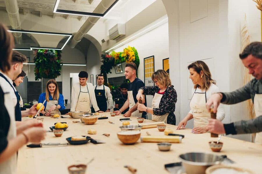 Florence: Art of Pasta Cooking Workshop with Food and Wine - Key points at a glance