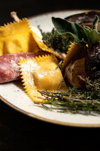 Florence: Art of Pasta Cooking Workshop with Food and Wine - Why the small group matters
