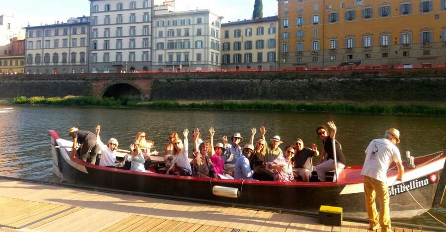 Florence: Authentic Barchetto River Cruise with Wine & Guide - Boarding a real Florentine barchetto