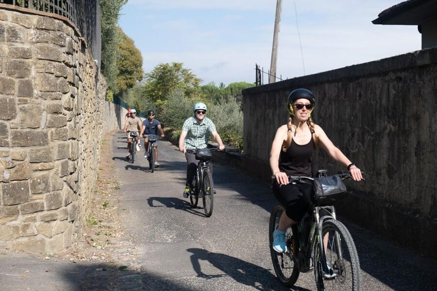 Florence: Chianti E-Bike Tour with Tuscan Lunch & Winery - Should you book the Florence to Chianti e-bike tour?