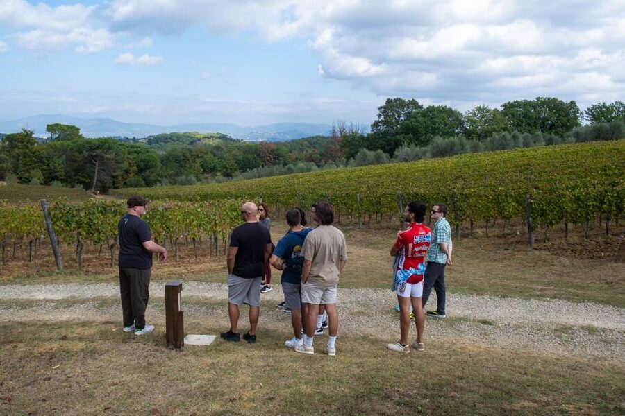 Florence: Chianti E-Bike Tour with Tuscan Lunch & Winery - From Oltrarno streets to open Chianti views