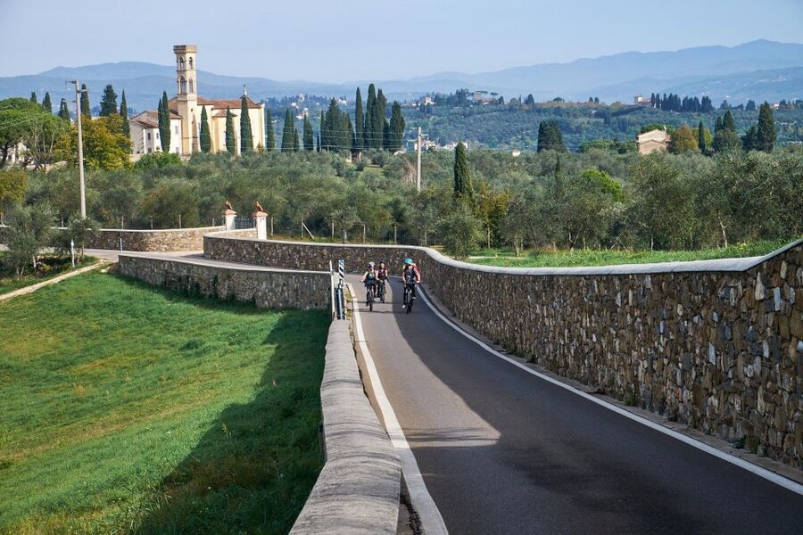 Florence: Chianti E-Bike Tour with Tuscan Lunch & Winery - The viewpoint and the quiet roads
