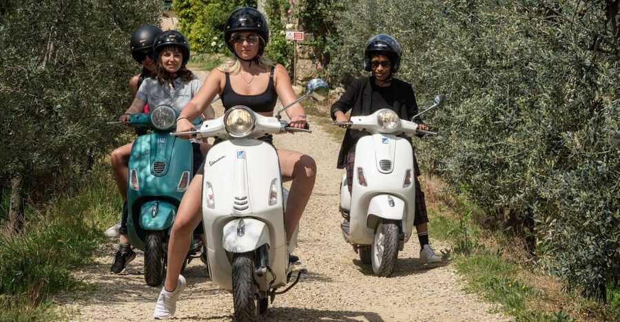 Florence: Chianti Wine Region Vespa or Fiat Topolino Tour - Who will enjoy this most?
