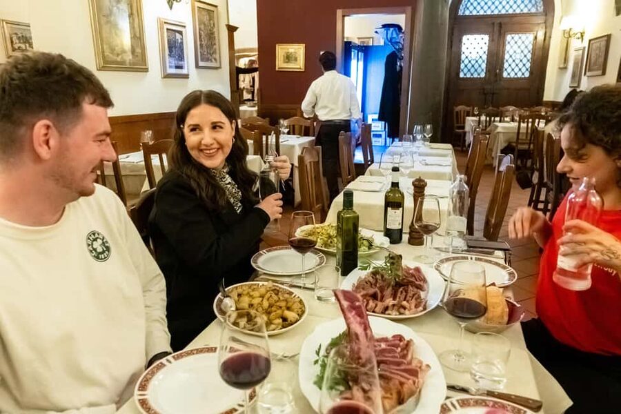Florence: Food Walking Tour with Local Steak and Tuscan Wine - The guides shape the evening