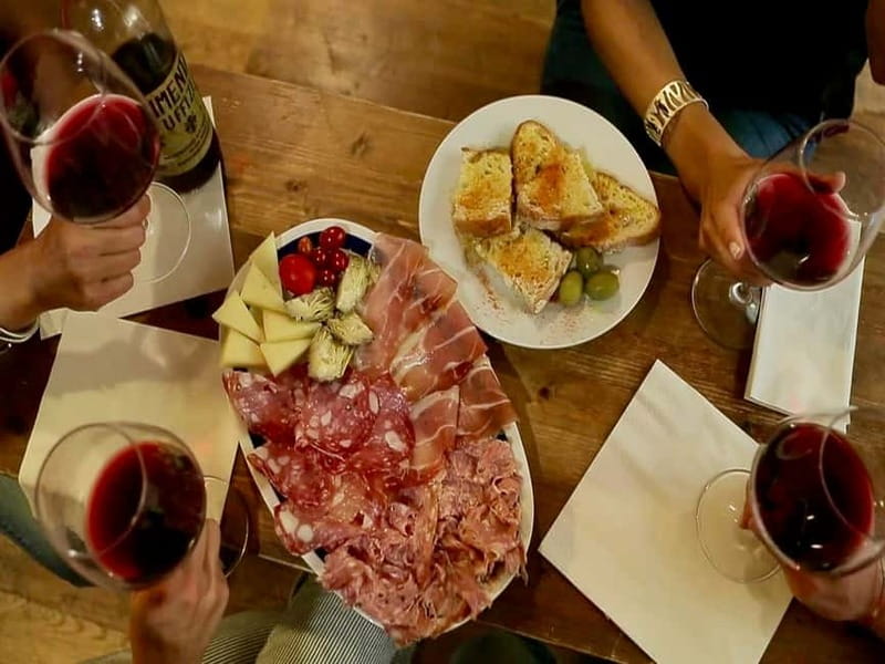 Florence Foodies Tour: Savor Tuscan Flavors & Fine Wine - Cucina povera at a traditional Florentine eatery