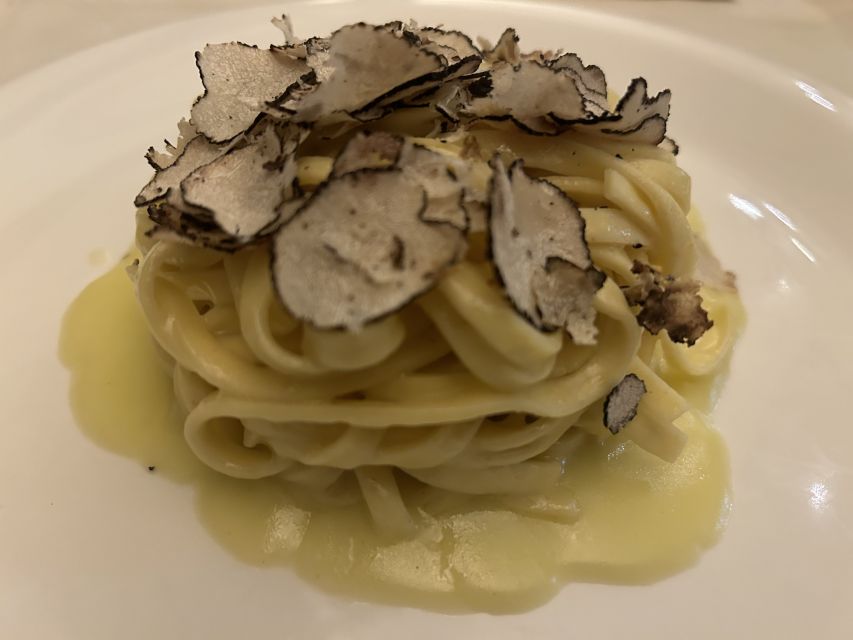 Florence: Guided Food Tour with Fiorentina Steak and Wine - Starting near Ponte Vecchio