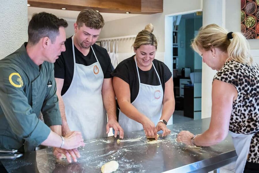 Florence: Handmade Pasta & Dessert Class with Unlimited Wine - Key points to know before booking