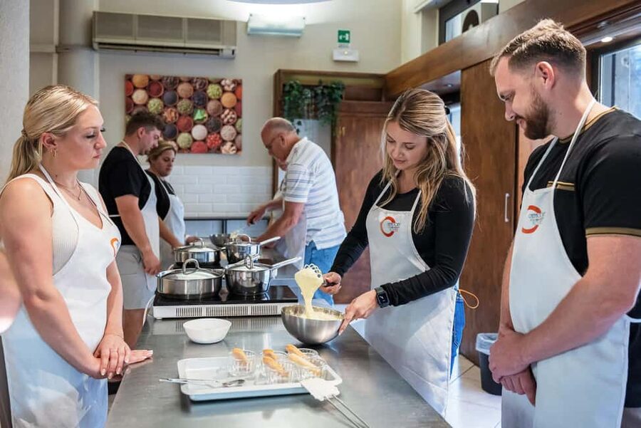 Florence: Handmade Pasta & Dessert Class with Unlimited Wine - Practical details that affect your day