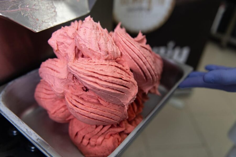 Florence: Pizza and Gelato Experience with Unlimited Wine - Wine, conversation, and the final meal
