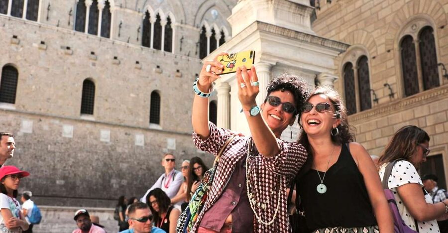 Florence: S. Gimignano, Siena, Chianti Wine Tasting & Lunch - Who should book this tour