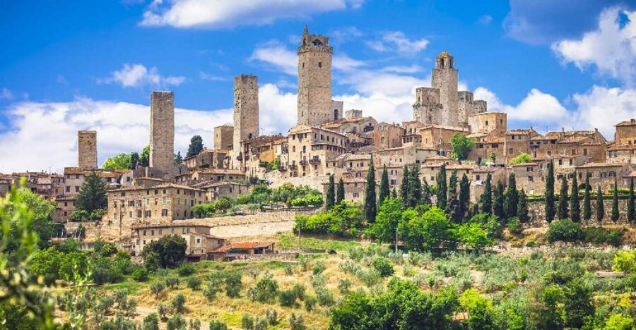 Florence: San Gimignano & Volterra Day Trip with Food & Wine - Lunch with Tuscan food and countryside views