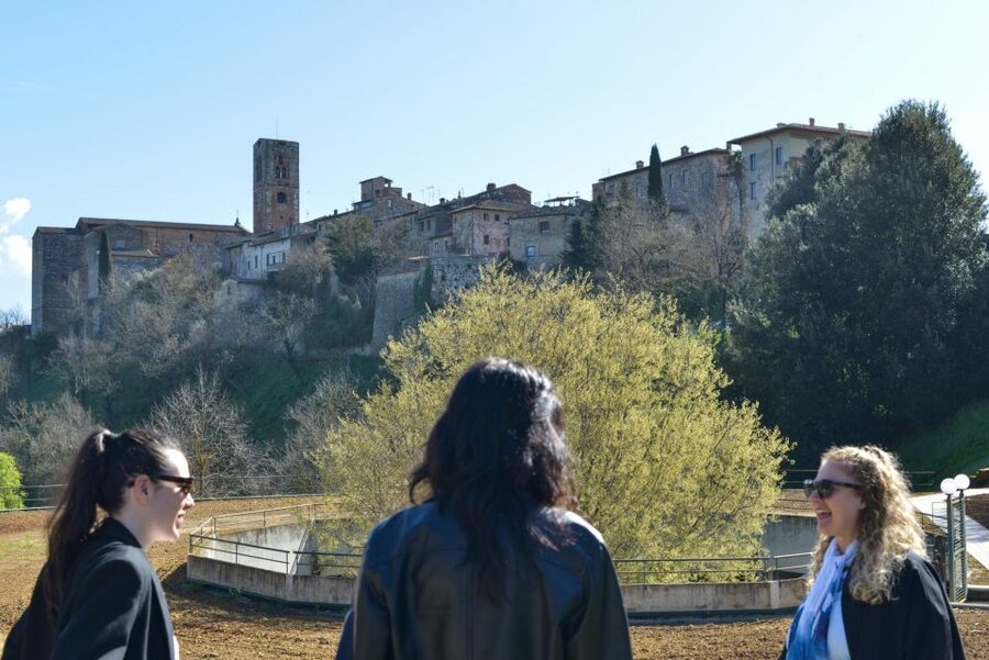 Florence: San Gimignano & Volterra Day Trip with Food & Wine - The gelato stop is more than a quick sugar break