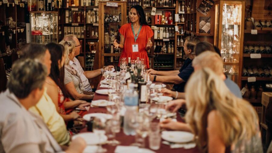 Florence: Small-Group Sunset Food & Wine Tour in Oltrarno - I’ Vinaino di San Frediano: local flavors after the walk