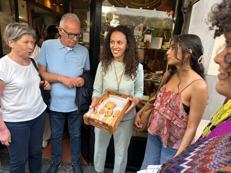 Florence: Street Food Tour with Wine & Local Guide - Meeting at Piazza dell’Unità Italiana