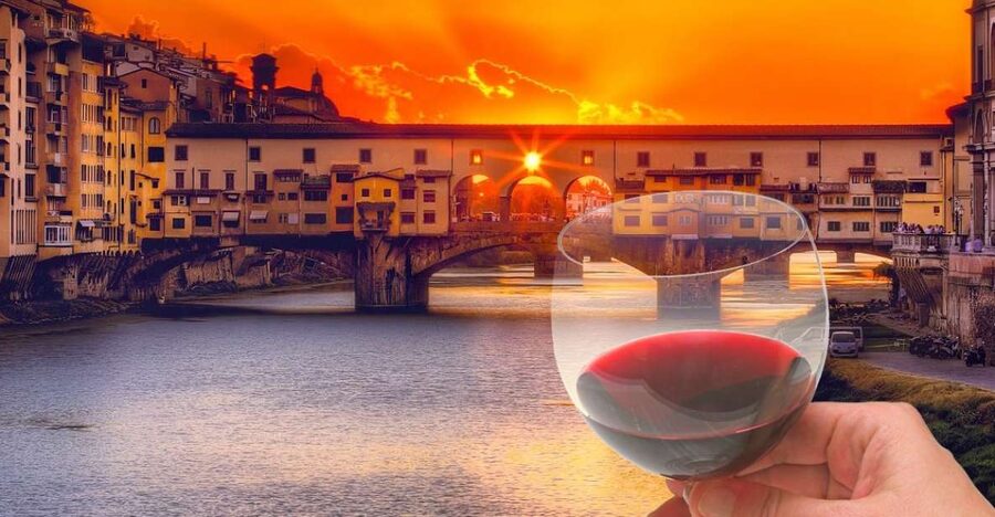 Florence: Sunset Sightseeing Tour and Wine Tasting - Piazza Pitti and the character of Oltrarno
