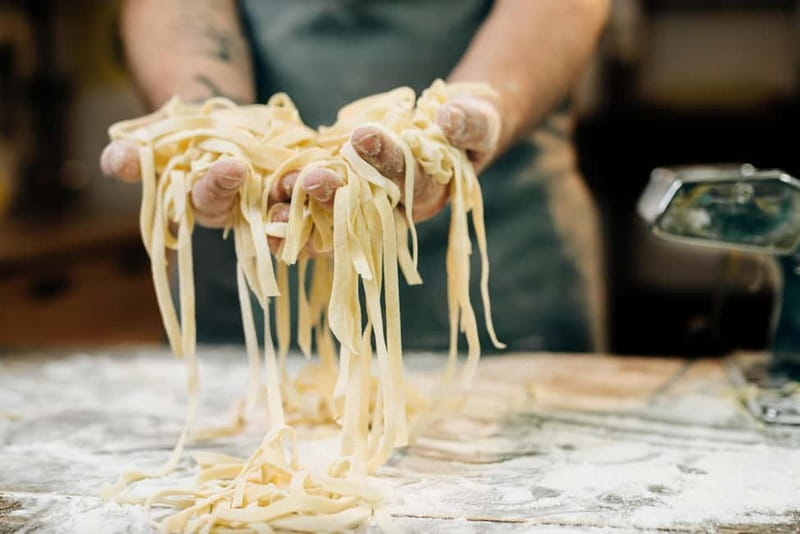 Florence: Tuscan cooking class with handmade pasta and wine - A three-hour lesson in the heart of Florence
