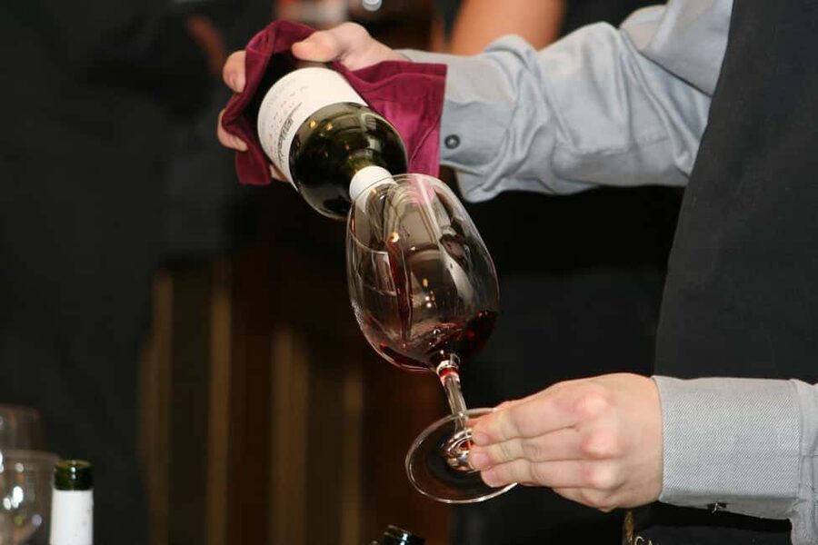 Florence: Val d’Orcia Wine Tasting & Lunch Small Group Tour - Wine, food, and shopping value