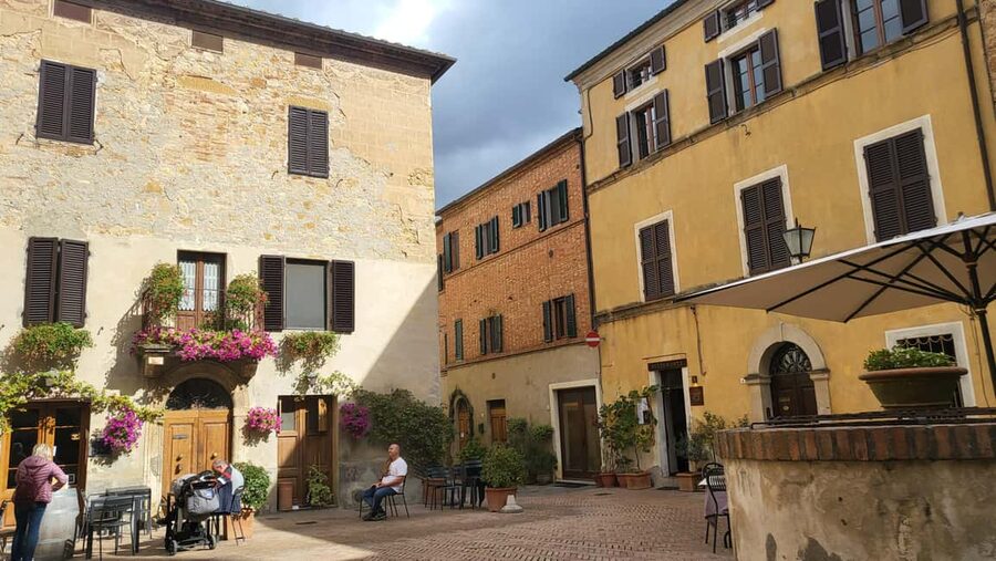 Florence: Val d’Orcia Wine Tasting & Lunch Small Group Tour - Who should book this tour