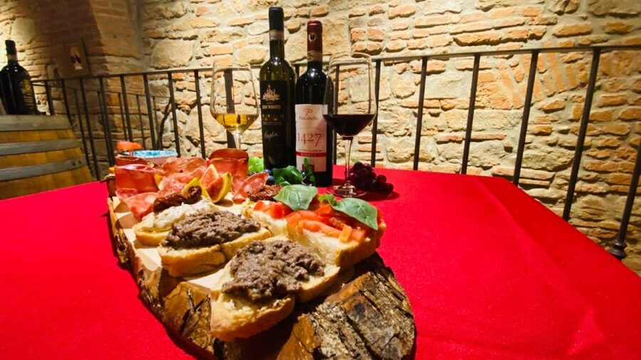 Florence: Wine Tasting and Paring Class Guided Tour - What the guide adds to the tasting