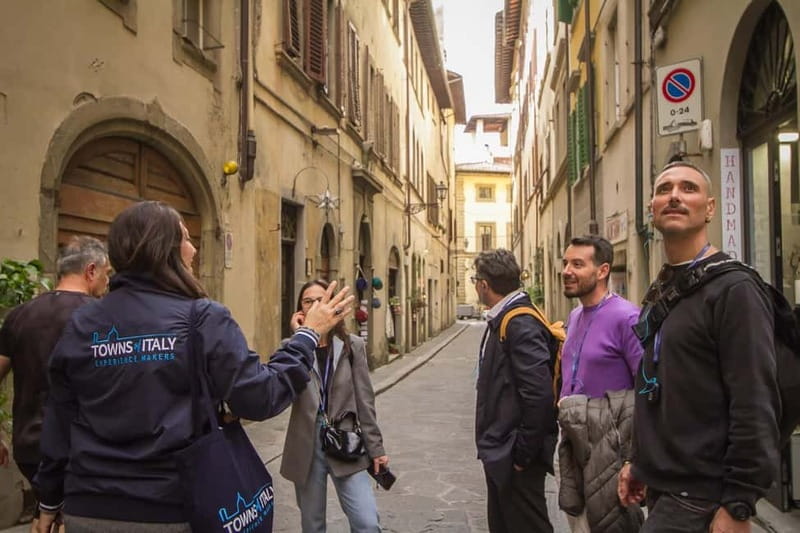 Florence: Wine Windows & Hidden Legends Evening Tour - Oltrarno, where the wine-window tradition feels more at home