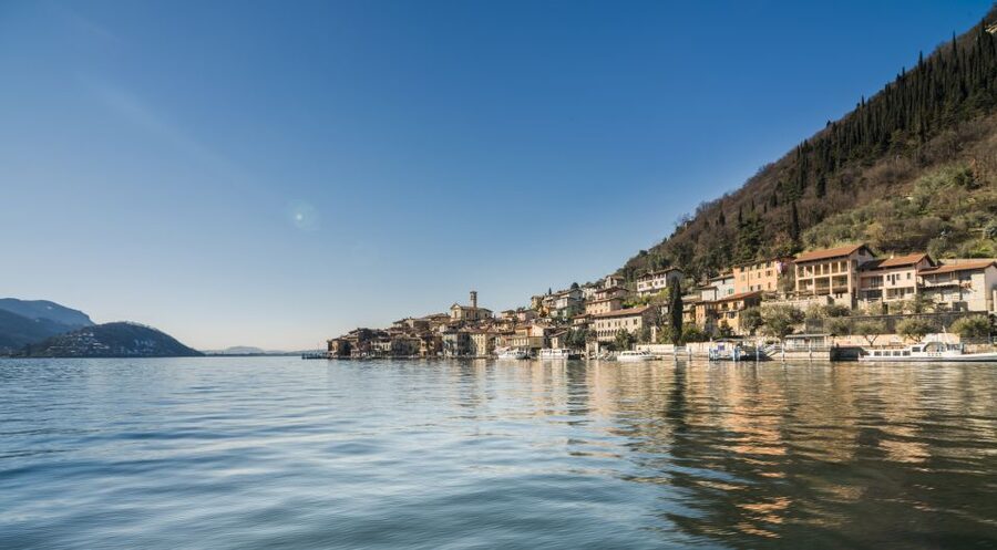 From Bergamo: Winery Tour in Franciacorta with Lunch - From Bergamo to Franciacorta in 45 minutes