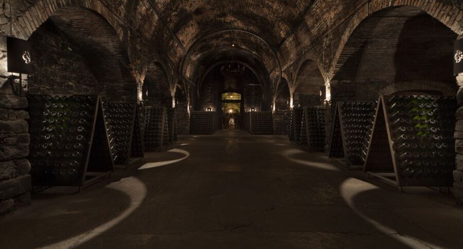 From Bergamo: Winery Tour in Franciacorta with Lunch - A scenic introduction to the Franciacorta Wine Route