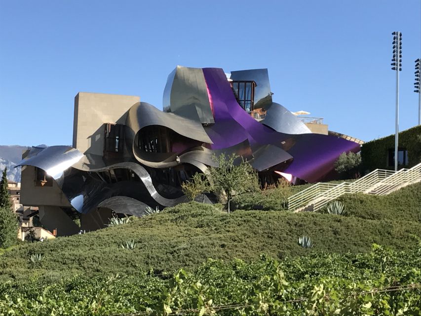 From Bilbao: Rioja Architecture and Wine Tour - Three pintxos and a Riojano lunch