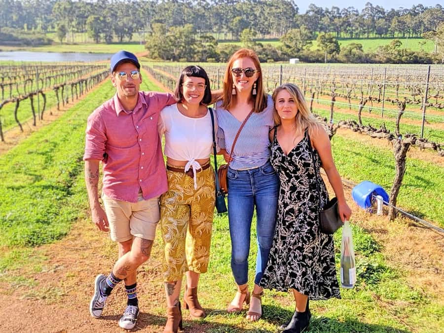 From Dunsborough/Busselton: Margaret River Wine Adventure - Pizza, sides, and views at lunch