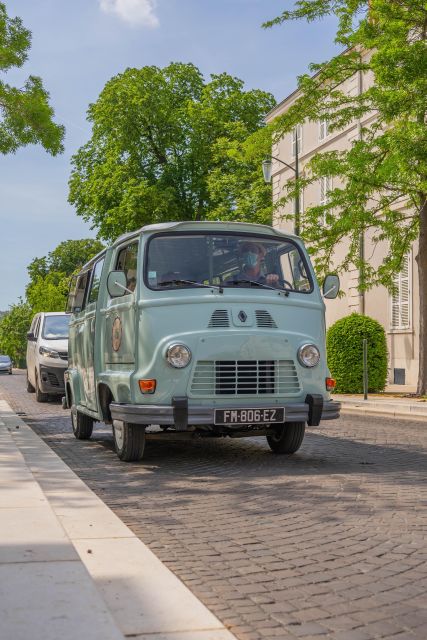 From Epernay : Champagne tasting with a vintage car - Aÿ-Champagne and the work behind the bottle