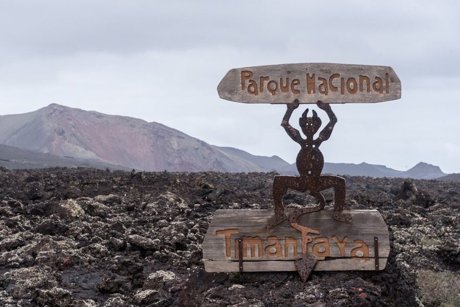 From Fuerteventura: Lanzarote Volcano and Wine Region Tour - Why Timanfaya makes this day trip worthwhile