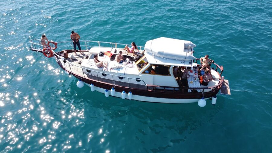 From La Spezia: Cinque Terre Boat Tour with Lunch and Wine - Is $158.60 good value?