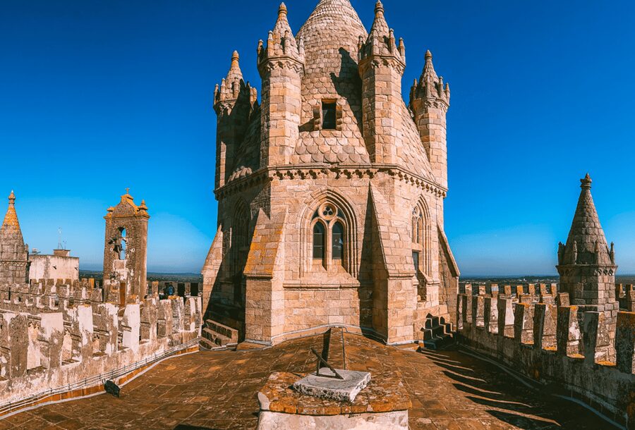 From Lisbon: Évora + Chapel of Bones + Monsaraz + Alentejo Wines - Why Évora and Monsaraz make a strong pair