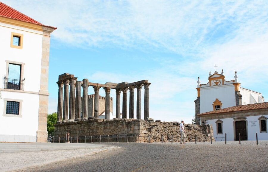 From Lisbon: Évora Wine & Heritage Tour - Évora Cathedral and its Gothic character