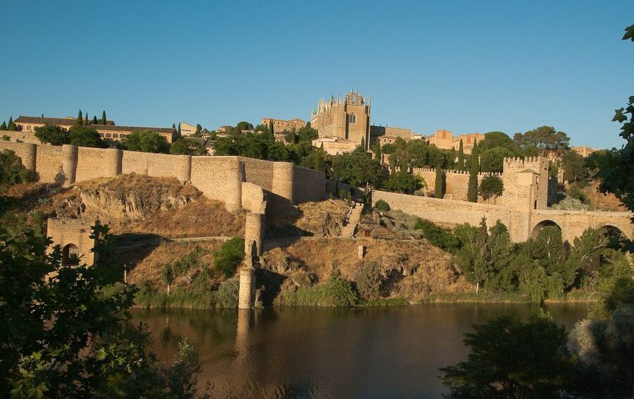 From Madrid: Toledo Tour with Wine Tasting and 3 Monuments - Who should book this Toledo tour?