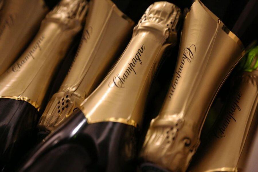 From Paris: Champagne Day Trip with 7 Tastings and Lunch - Épernay and the Avenue de Champagne