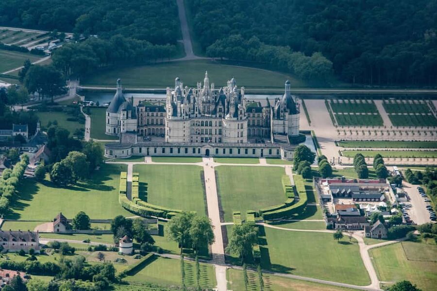 From Paris: Loire Valley Castles Day Trip With Wine Tasting - Who Should Book This Experience