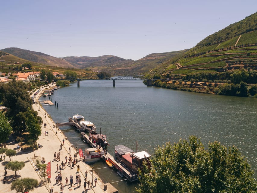 From Pinhão: Douro Valley Rabelo Boat Tour with Port Wine - What the audio guide can and cannot do