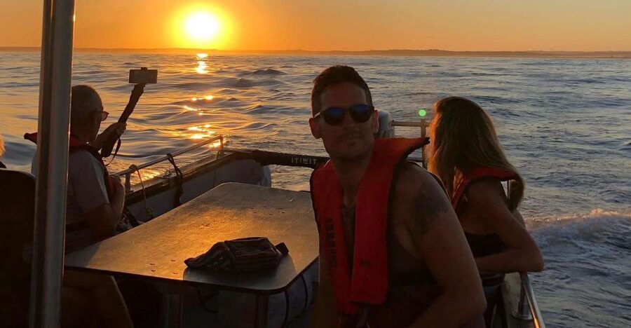 From Portimão: Sunset Boat Trip with Wine - Why the sunset timing matters