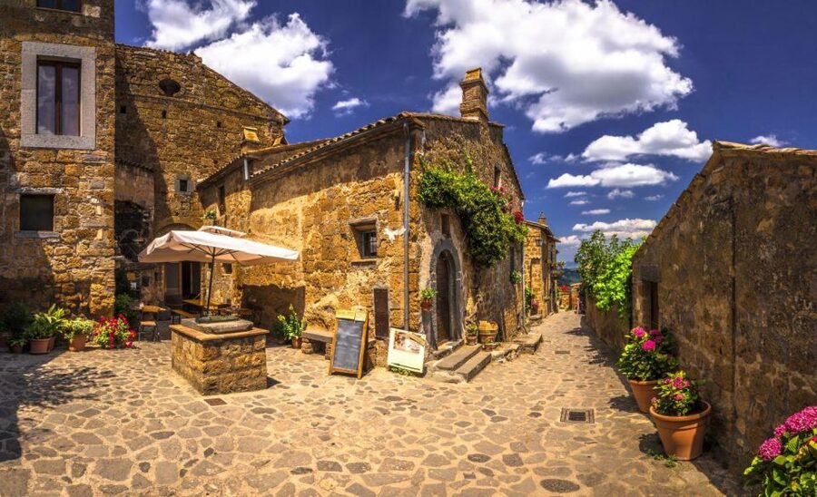 From Rome: Bagnoregio & Orvieto Day Trip with Wines & Lunch - Orvieto and its dramatic cathedral
