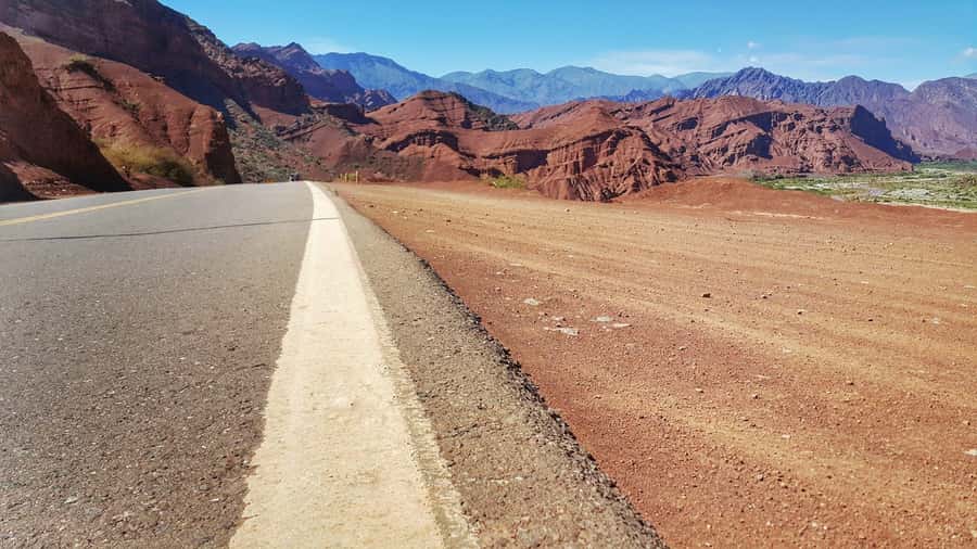 From Salta: Cafayate Day Trip with Wine Tasting - The early departure and ride from Salta