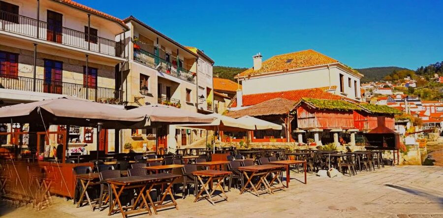 From Santiago: Rías Baixas Galicia Seafood & Wine Day Tour - La Lanzada, where beach and legend meet