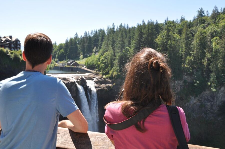 From Seattle: Snoqualmie Falls and Wineries Tour w/ Transfer - Crossing Lake Washington on the way east