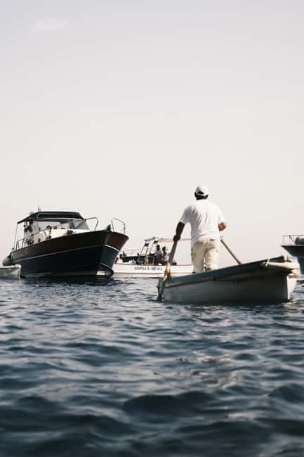 From Sorrento: Capri Boat Cruise with Swimming and Prosecco - What the guides add to the day